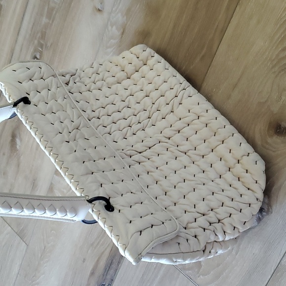 Bottega Veneta Handbags - EUC Bottega Veneta Quiet Luxury Bag